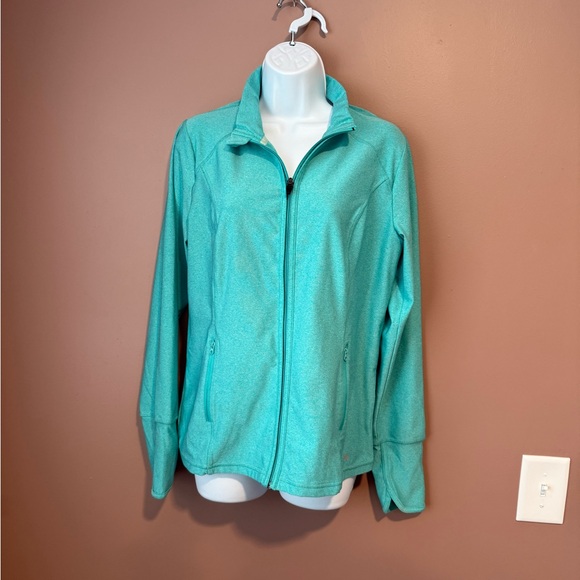 Bundle of workout tops - Picture 6 of 6